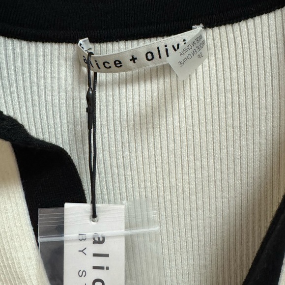 Alice + Olivia "Trevor" two-tone mixed, with embellished buttons in size Small - Picture 7 of 8